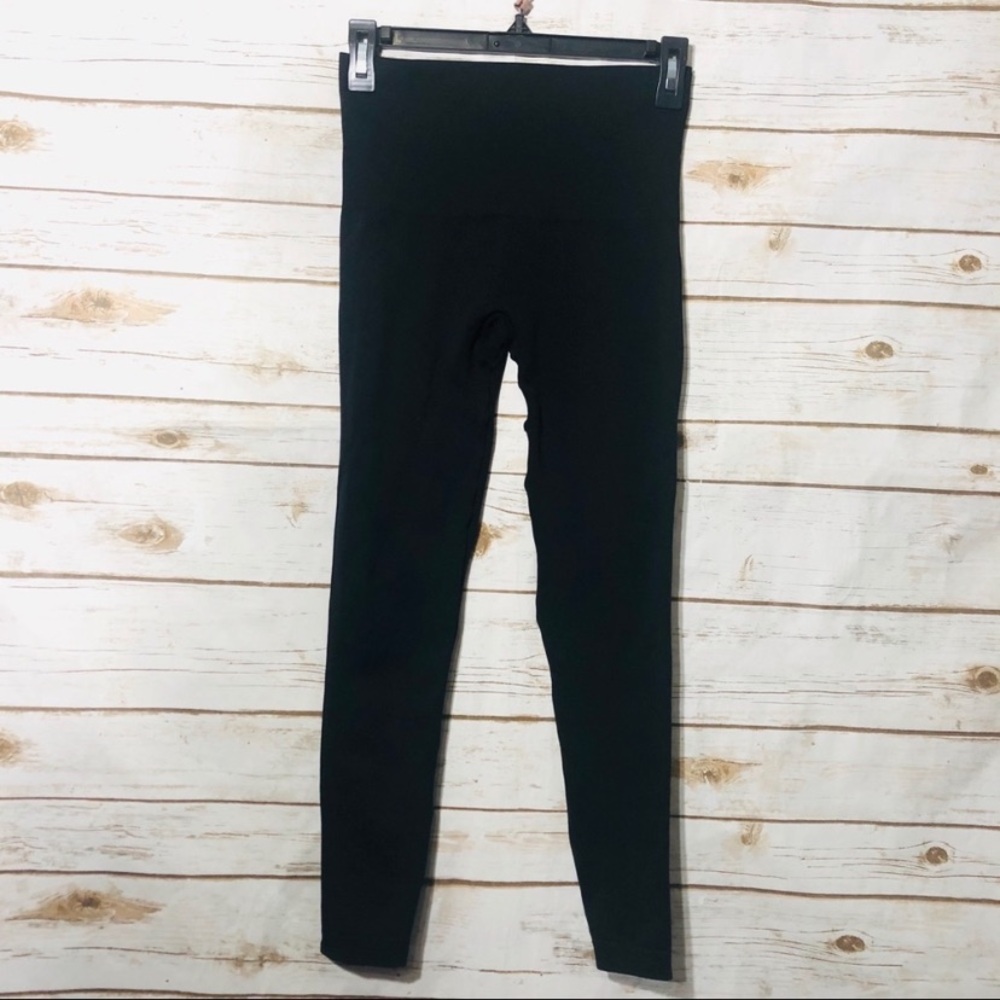 SPANX Women's Black Shapeware Cropped Leggings Size M